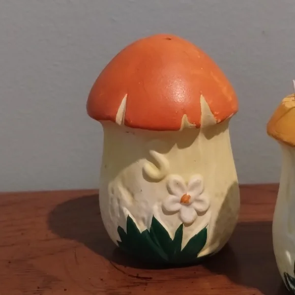 Mushroom Salt & Pepper Set - Picture 5 of 8